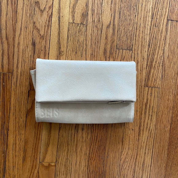 BEIS Handbags - BEIS Clutch Wallet